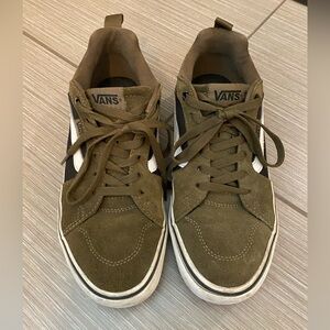 Men’s size 7 Vans shoes